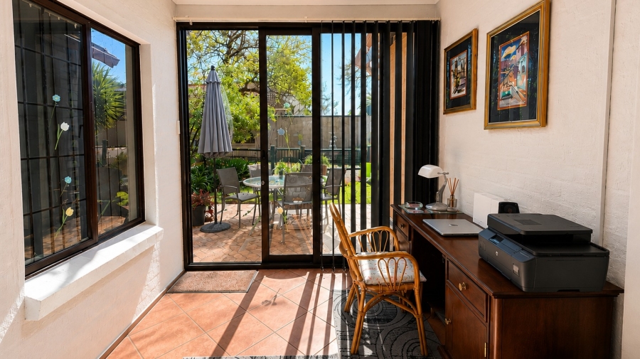 2 Bedroom Property for Sale in The Coves North West